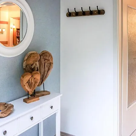 8 In بيت للعطل