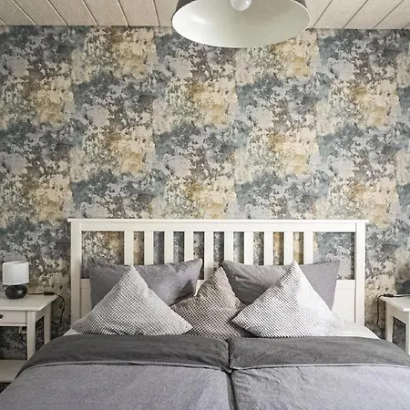 8 In Holiday home *